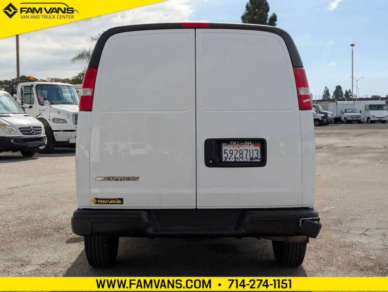 2023 Chevrolet Express 2500