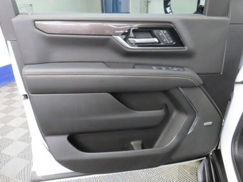 2025 GMC Yukon Elevation