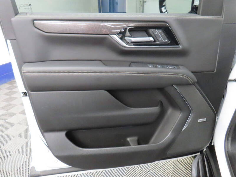 2025 GMC Yukon Elevation