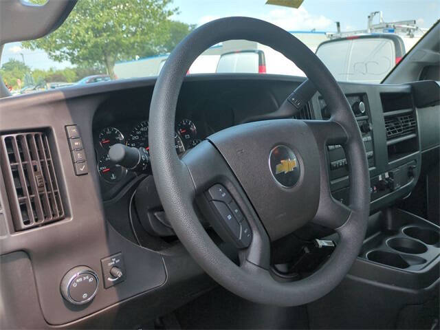 2025 Chevrolet Express 3500