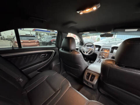 2015 Ford Taurus SEL