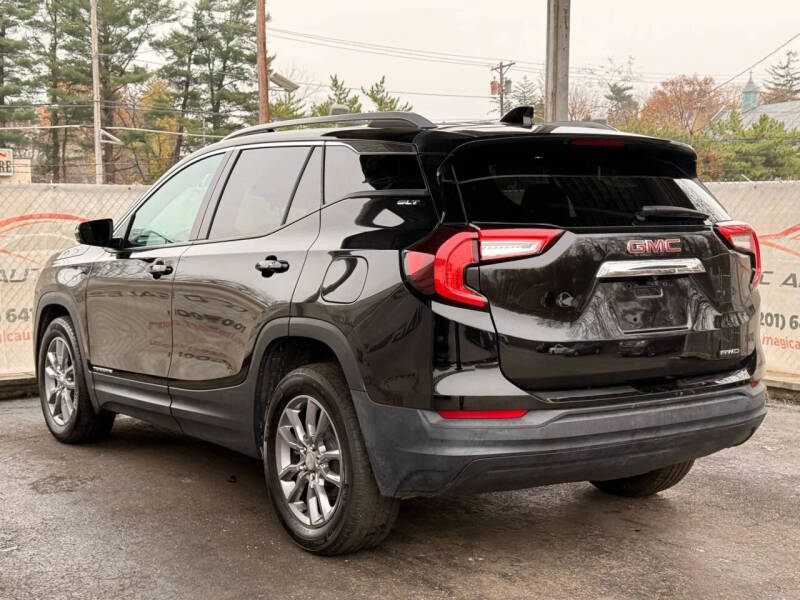 2024 GMC Terrain SLT