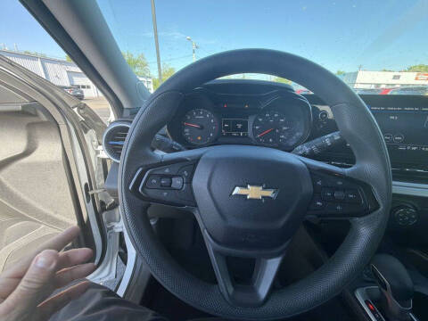 2025 Chevrolet Trax LS