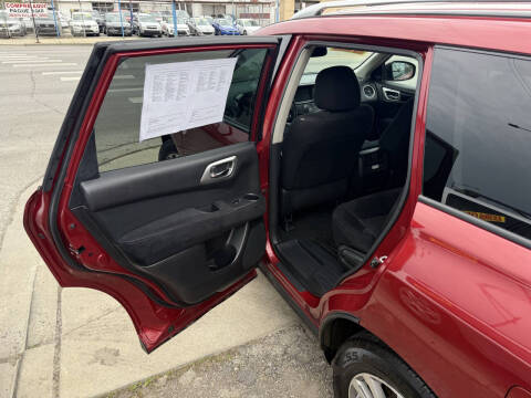 2016 Nissan Pathfinder SV