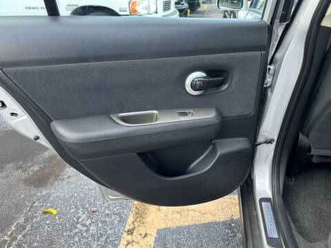 2012 Nissan Versa 1.8 S