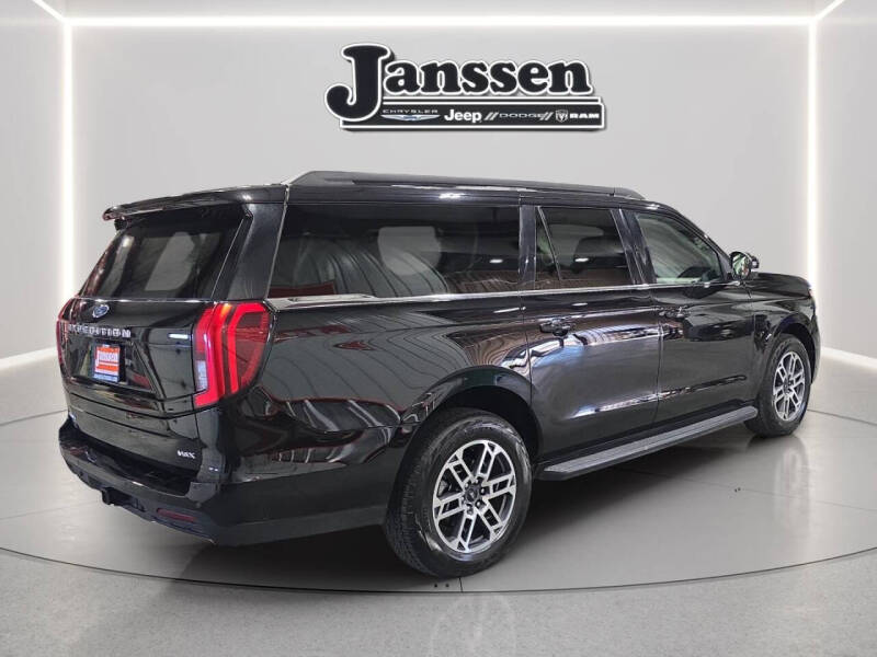 2025 Ford Expedition MAX Active