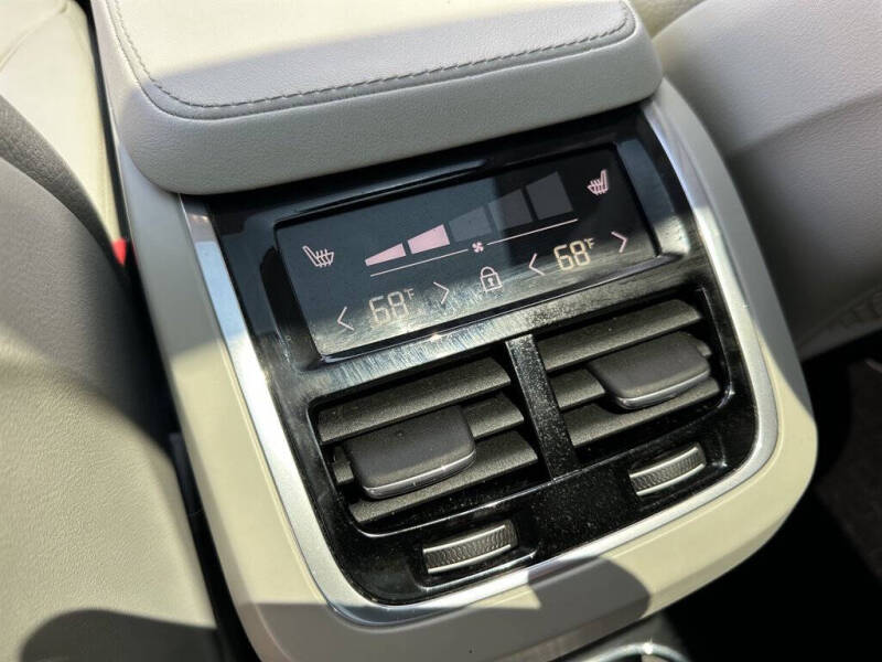 2023 Volvo XC90 B6 Plus Bright Theme 6P