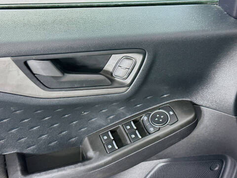 2020 Ford Escape S