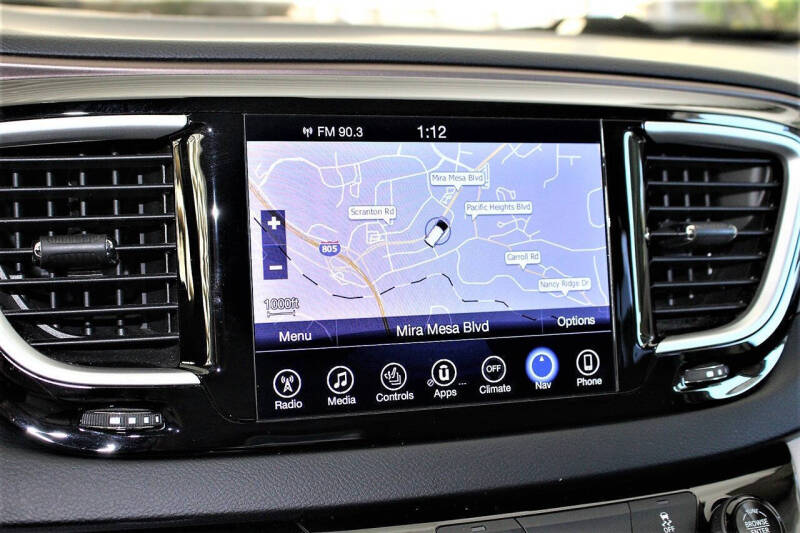 2017 Chrysler Pacifica Touring-L