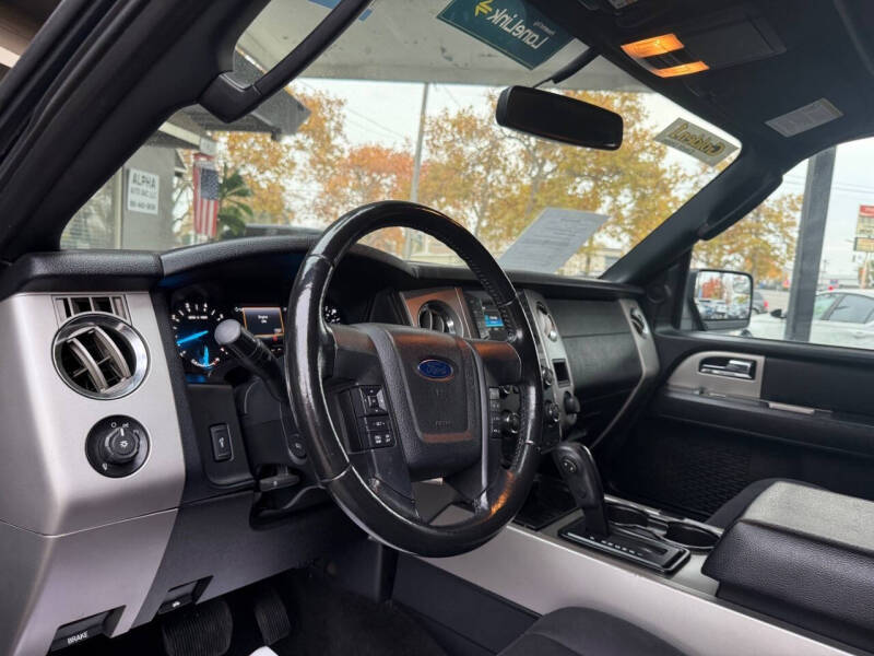 2017 Ford Expedition EL XLT