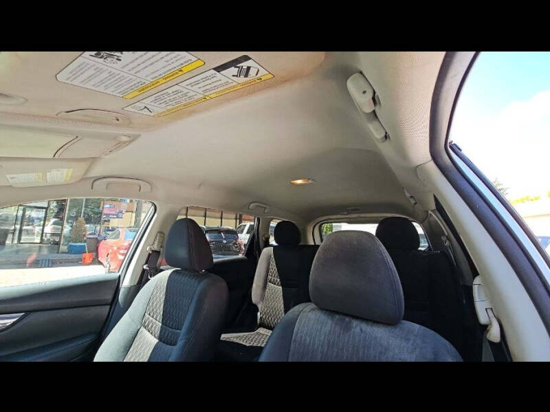 2017 Nissan Rogue SV