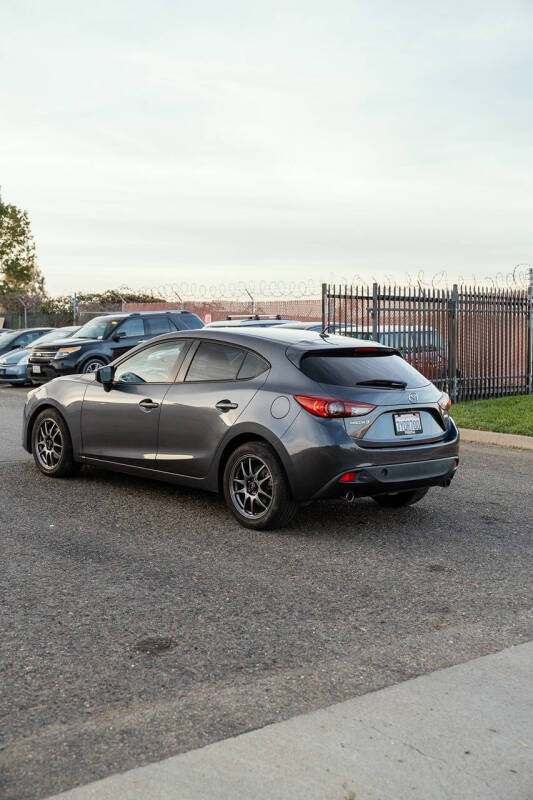2016 Mazda MAZDA3 i Sport