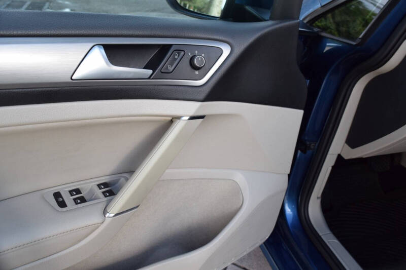 2015 Volkswagen Golf TDI SE