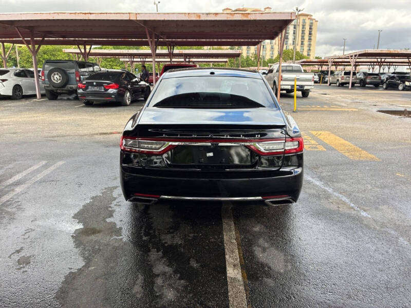 2017 Lincoln Continental Premiere