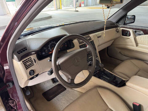 1996 Mercedes-Benz E-Class E 320