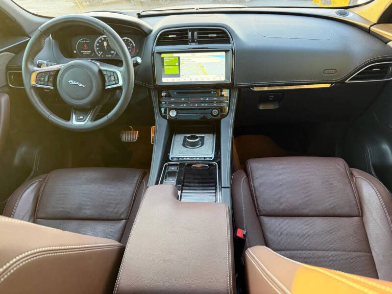 2018 Jaguar F-PACE S