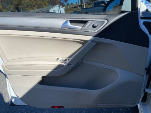 2015 Volkswagen Golf TDI S