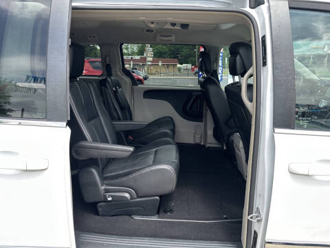 2014 Chrysler Town and Country Touring