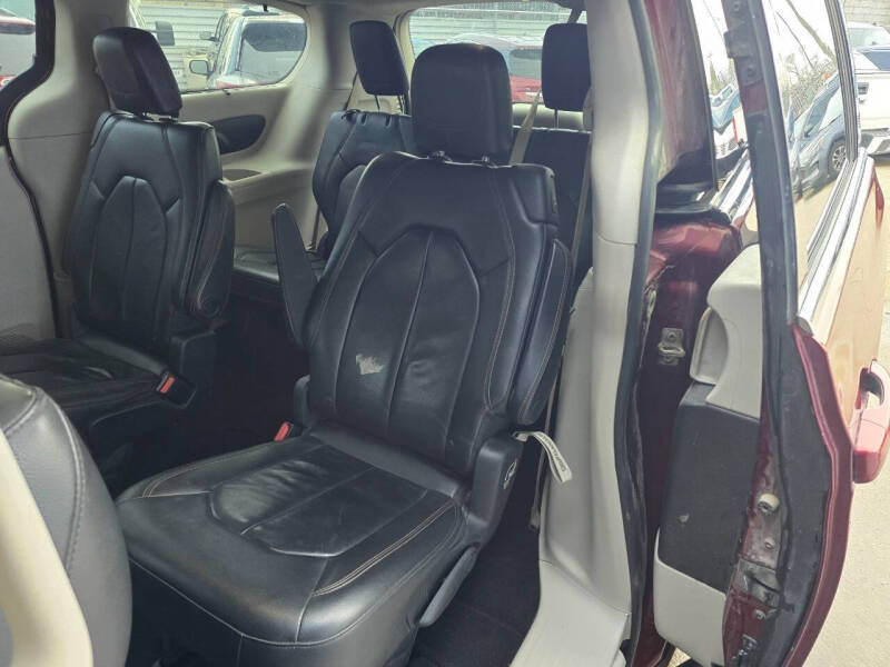 2017 Chrysler Pacifica Touring-L