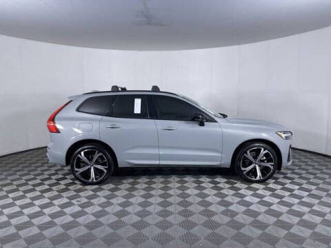 2025 Volvo XC60 B5 Ultra Dark Theme