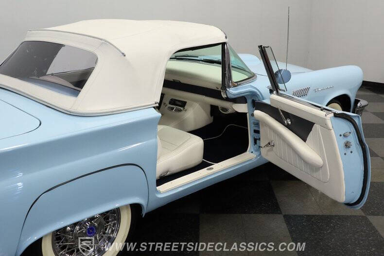 1957 Ford Thunderbird