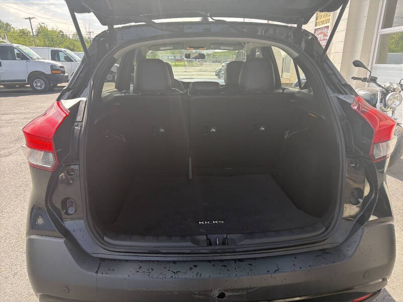 2019 Nissan Kicks SR