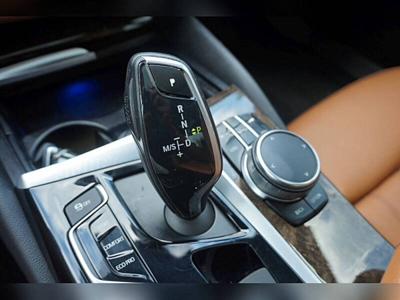 2017 BMW 5 Series 540i