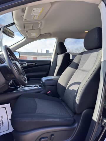 2020 Nissan Pathfinder SV