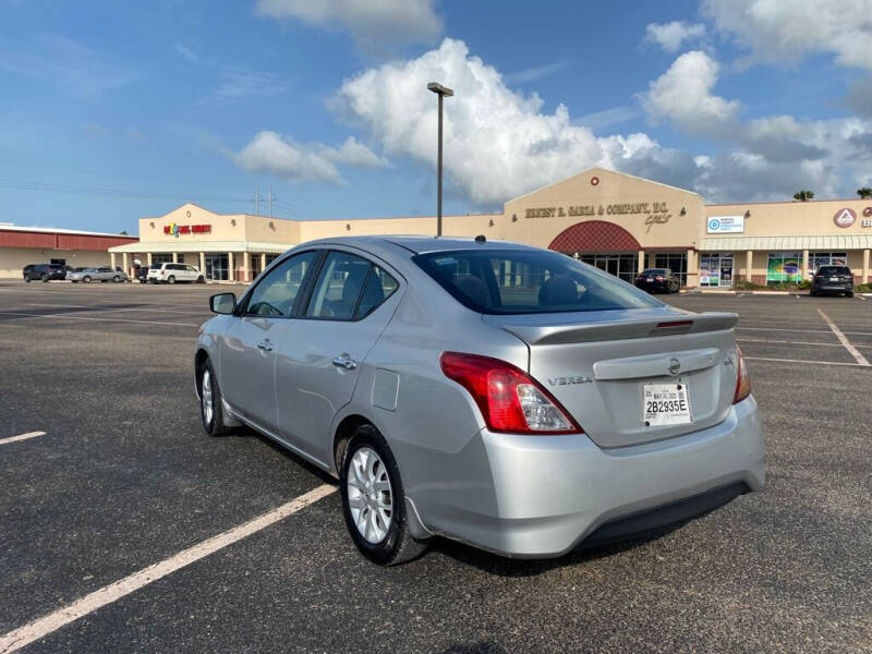 2015 Nissan Versa Sedan SV photo 3