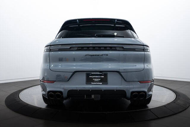 2025 Porsche Cayenne GTS