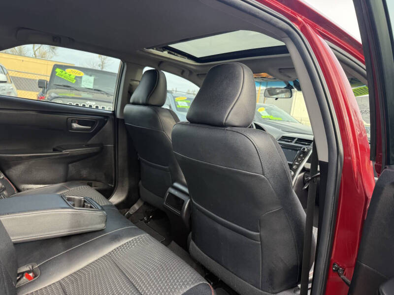 2015 Toyota Camry Hybrid SE