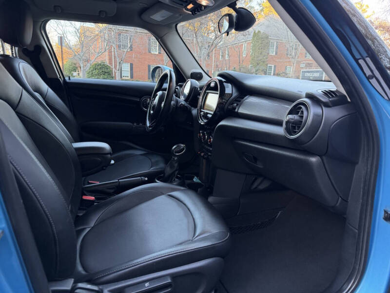 2017 MINI Hardtop 4 Door Cooper