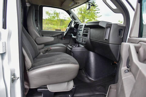 2024 GMC Savana 2500