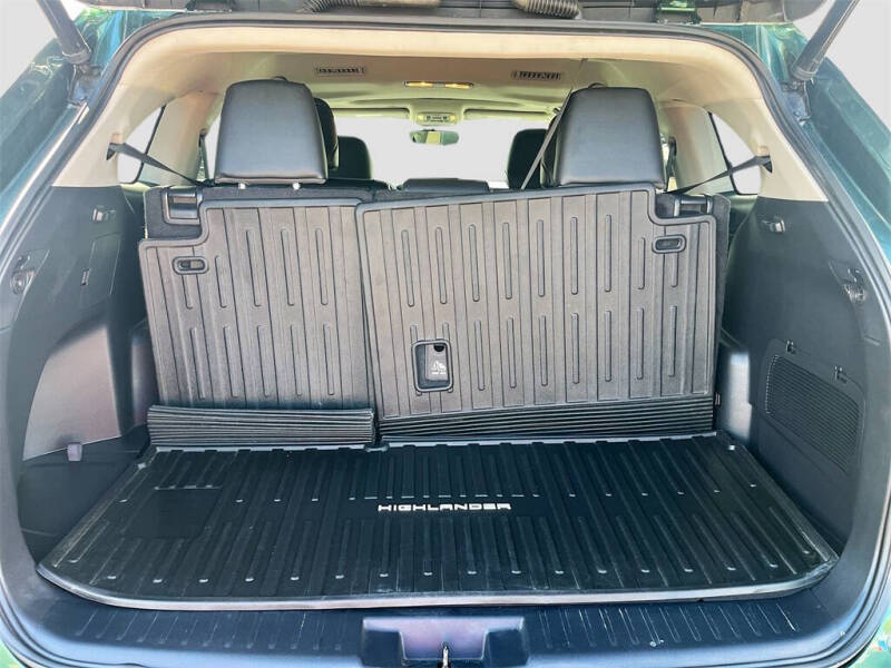 2023 Toyota Highlander Hybrid XLE