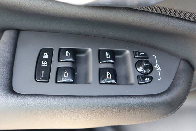 2024 Volvo XC90 B5 Core Bright Theme