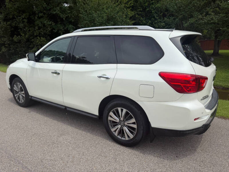 2017 Nissan Pathfinder SL