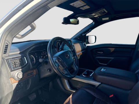 2022 Nissan Titan Platinum Reserve