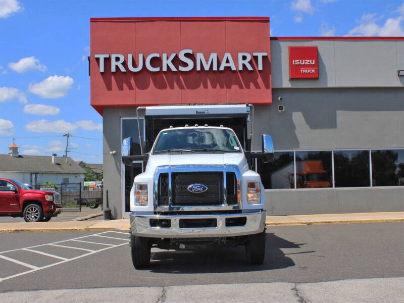 2025 Ford F-750