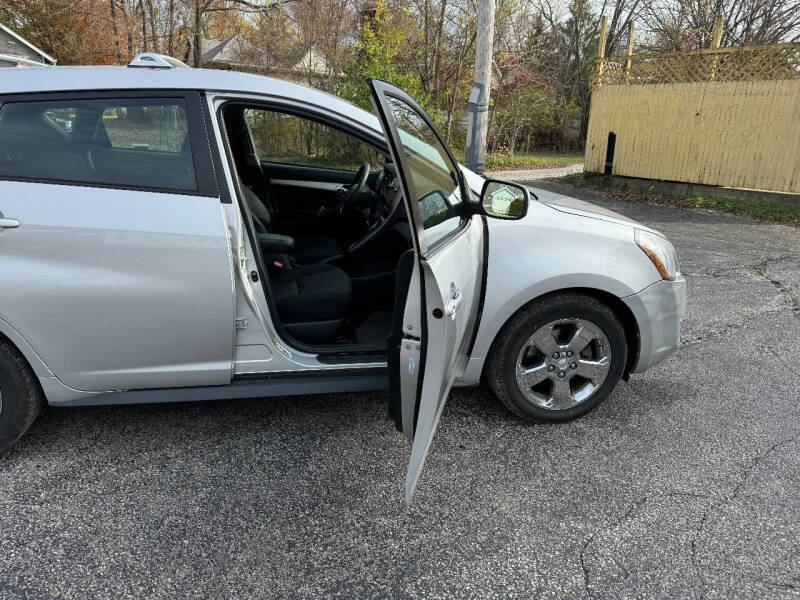 2009 Pontiac Vibe AWD photo 5