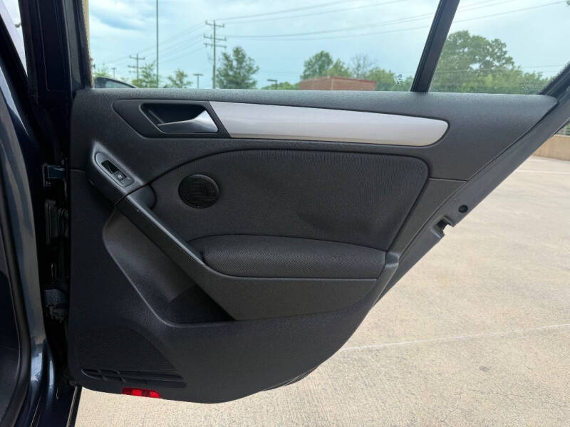 2012 Volkswagen Golf 2.5L PZEV