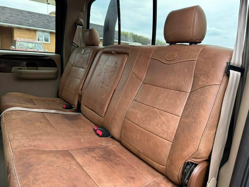 2005 Ford F-350 Super Duty 37