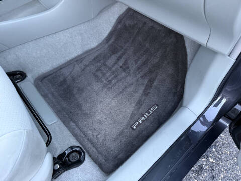 2010 Toyota Prius III