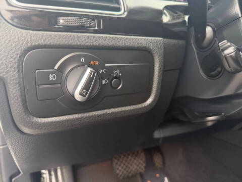 2017 Volkswagen Touareg V6 Sport