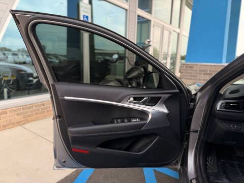 2022 Genesis G70