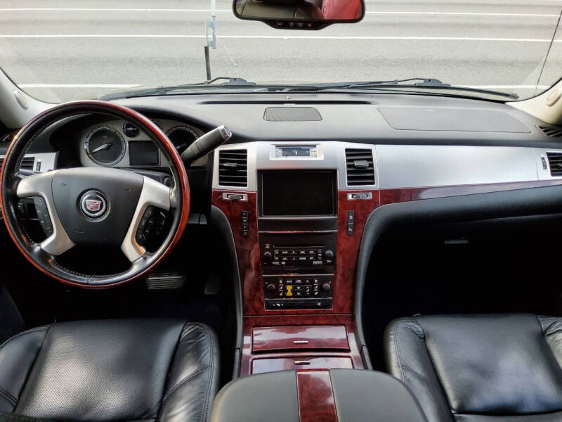 2011 Cadillac Escalade EXT Premium