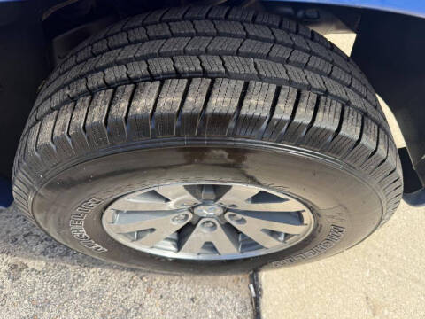 2008 Mitsubishi Raider LS