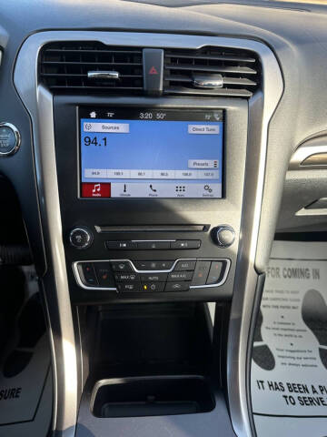 2017 Ford Fusion Energi SE Luxury