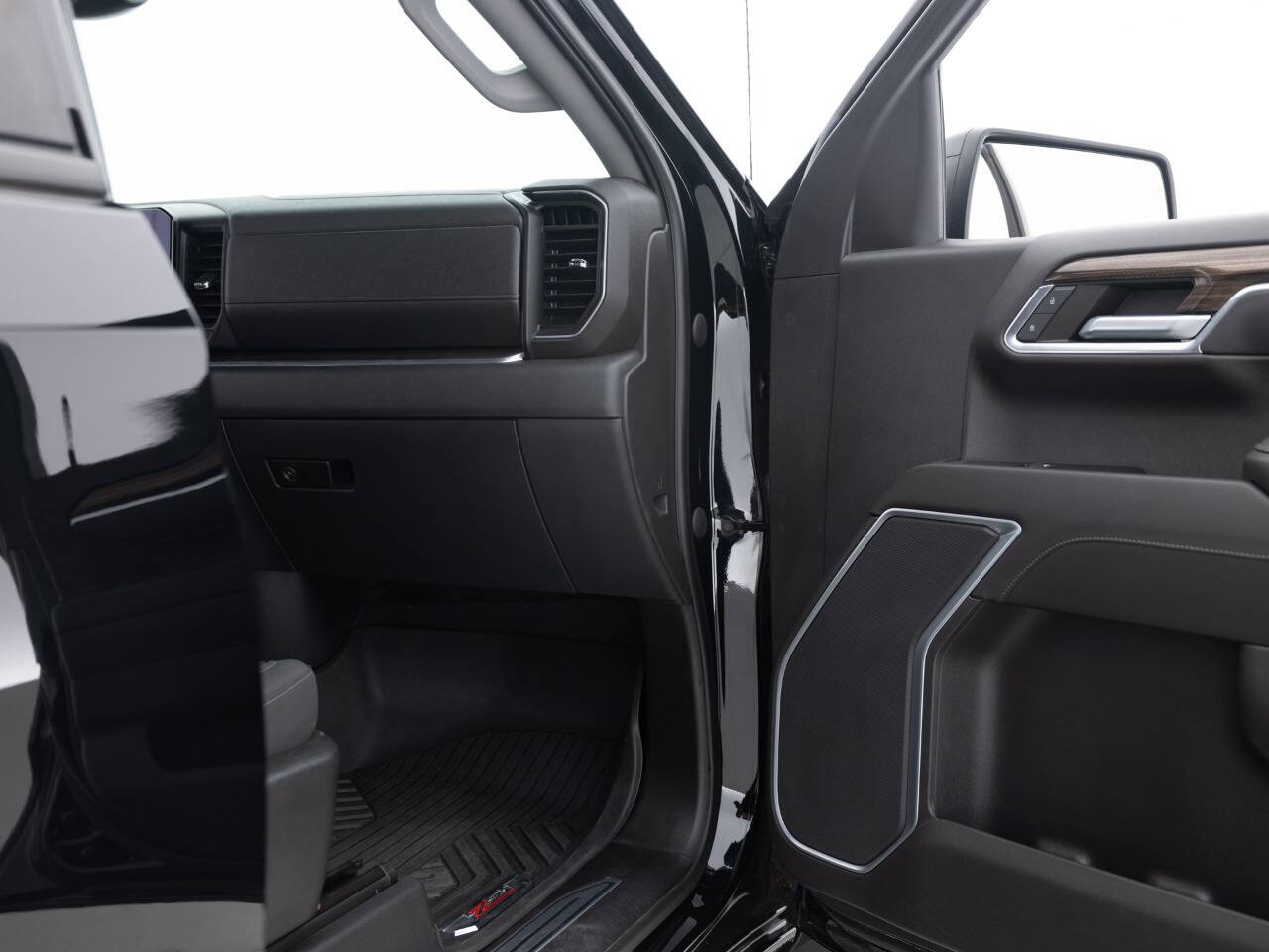 Used Car 2022 Chevrolet Silverado 1500  Lt Trail Boss 4x4 4dr Crew Cab 5.8 Ft. Sb For Sale Under $40,000 In Coal City, Illinois