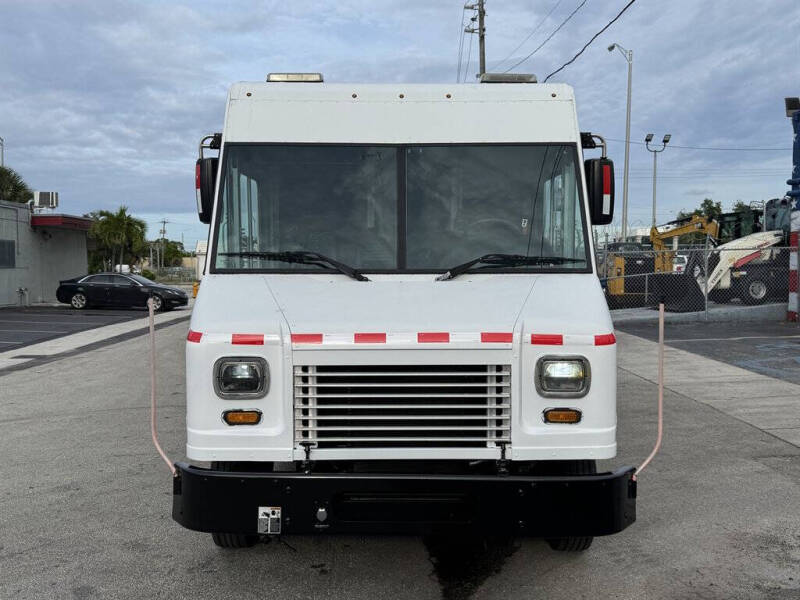 2016 Freightliner MT45 Chassis