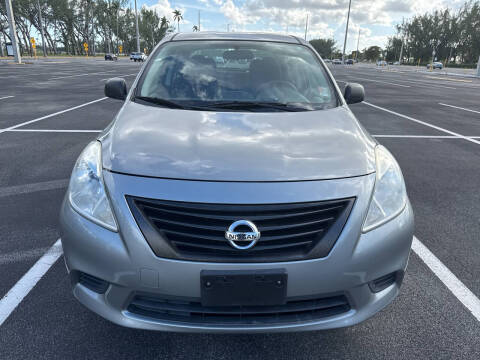 2014 Nissan Versa 1.6 S Plus